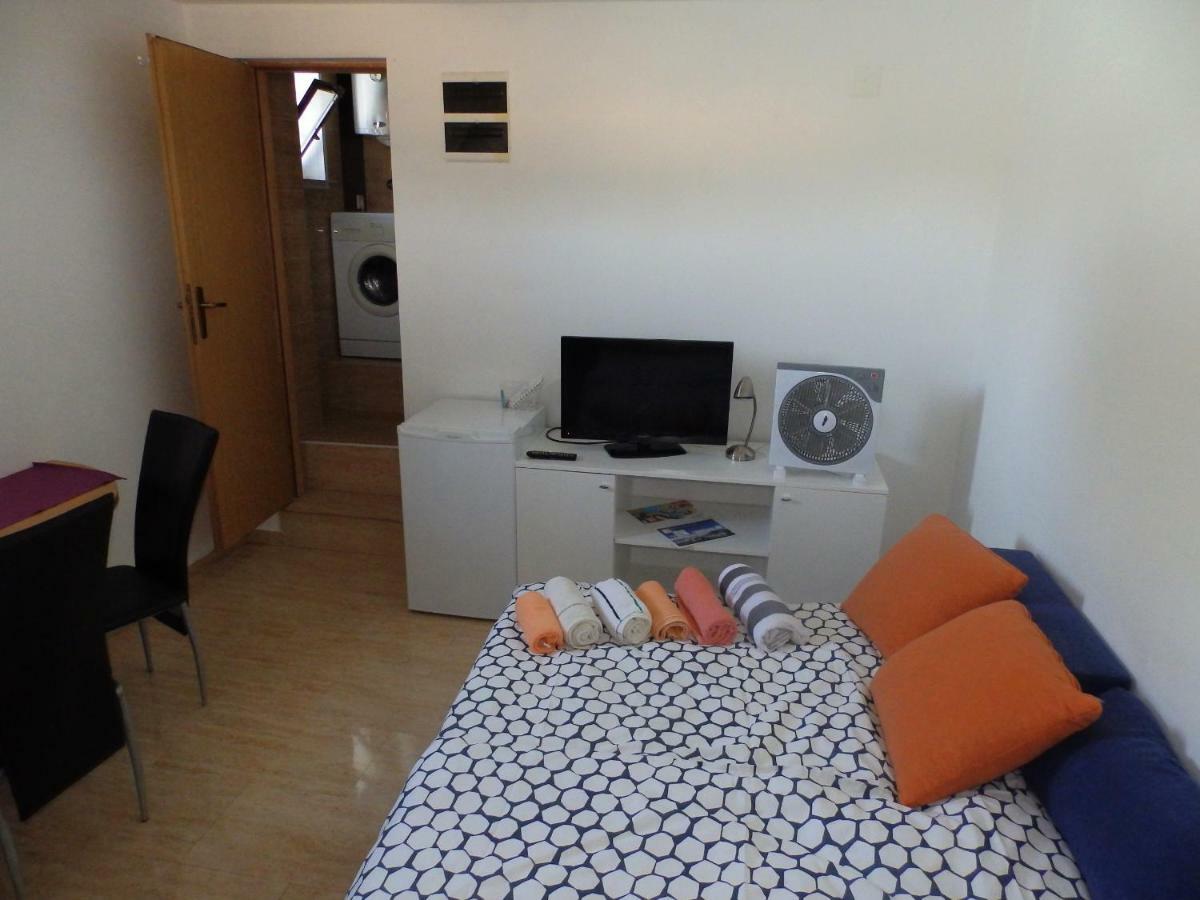 Tonka Mini Apartment Zaton  Bagian luar foto